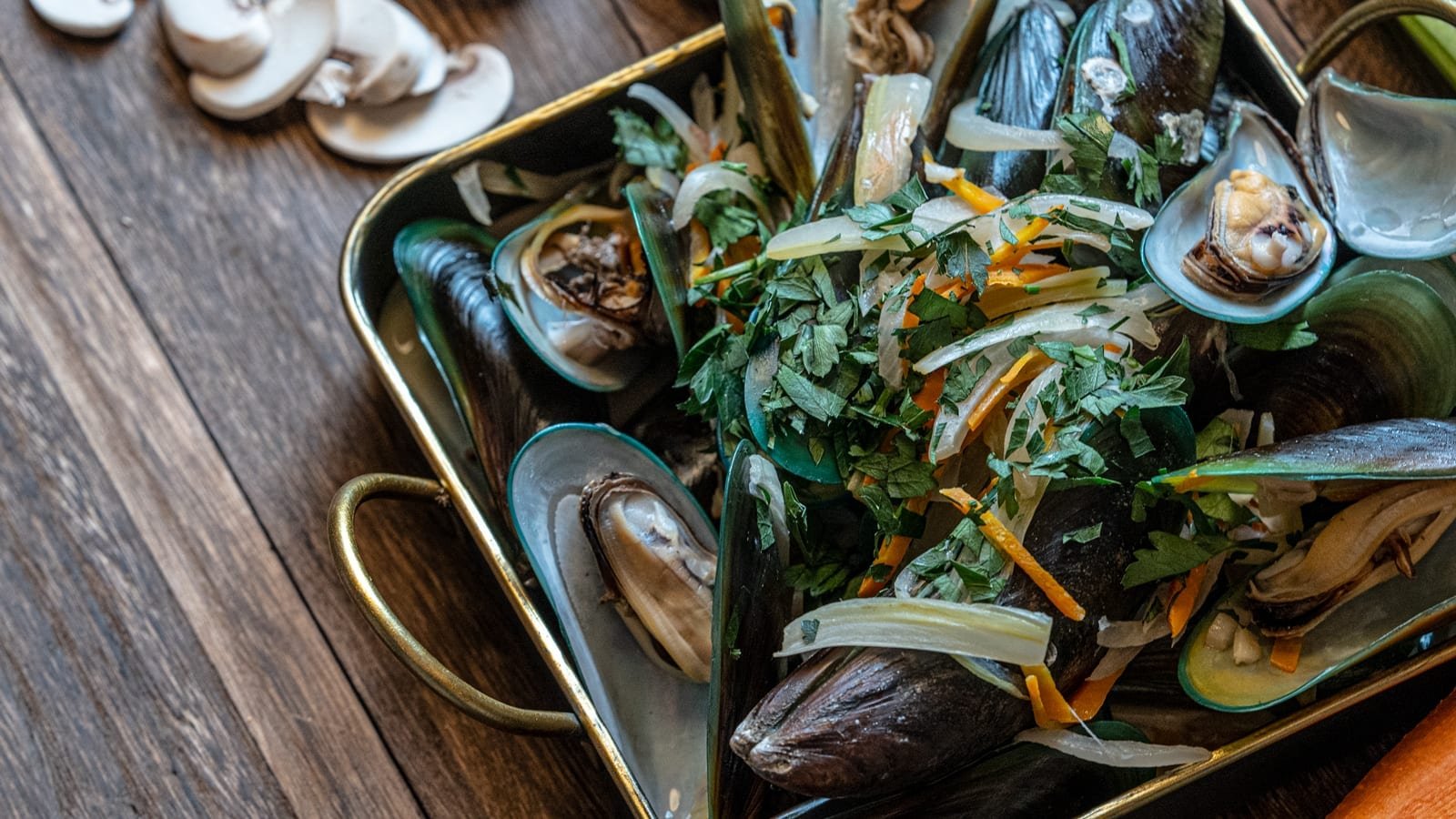 白酒忌廉煮青口